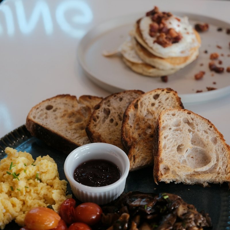 CocoMia Breakie
